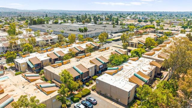 3456 Castle Glen Dr, Mission Valley CA: https://media.crmls.org/mediaz/0097f39e-0e7f-49dc-b1ff-315ac523c241.jpg