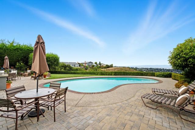 7 Somerset Court, Belmont CA: https://media.crmls.org/mediaz/0098d199-1ca3-4093-a59d-eb62e167538e.jpg