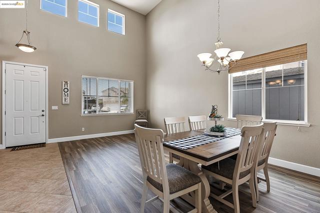 150 Ridge Crest Ct, Oakley CA: https://media.crmls.org/mediaz/00992e6a-91ce-4b21-8c9f-21633072fe81.jpg