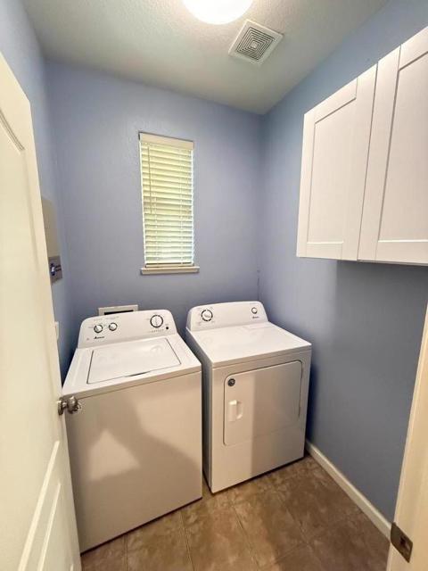 12 Mantauk Point Place, Sacramento CA: https://media.crmls.org/mediaz/00996e24-0f7a-496e-b9a4-effbb1ba690a.jpg