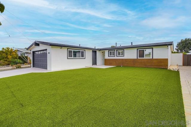 5165 WINTHROP ST, San Diego CA: https://media.crmls.org/mediaz/009a9386-fac2-4a78-bc28-dca09d474332.jpg