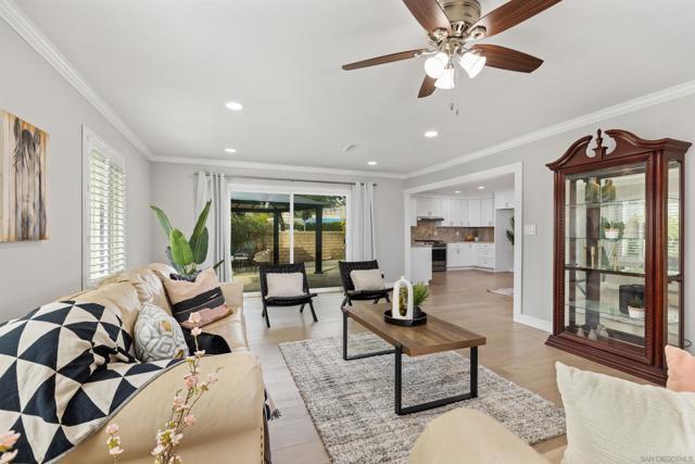 12866 SUMMERFIELD LN, Poway CA: https://media.crmls.org/mediaz/009b2138-3fe4-4a0c-b28a-2febfc370e41.jpg