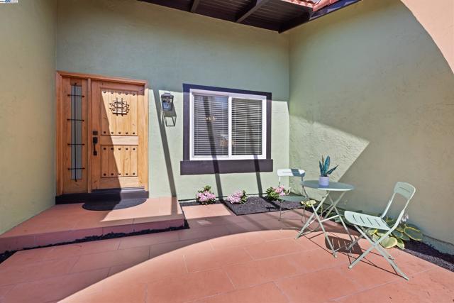 45548 Cherokee Ln, Fremont CA: https://media.crmls.org/mediaz/009b781e-4271-4249-b71e-7e7cd1fefd69.jpg