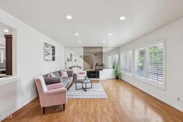 Detail Gallery Image 5 of 39 For 10856 Topeka Dr, Porter Ranch,  CA 91326 - 5 Beds | 4 Baths