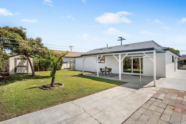 1134 Dearborn Dr, San Diego CA: https://media.crmls.org/mediaz/009da8ef-9e7e-4904-bc6c-258d2253576d.jpg