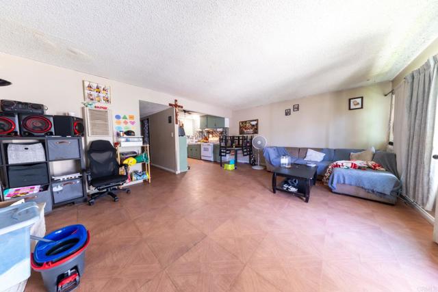 Detail Gallery Image 26 of 51 For 1109 E Lexington, El Cajon,  CA 92019 - 8 Beds | 4 Baths