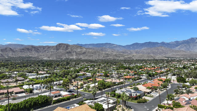 70825 Ironwood Drive, Rancho Mirage CA: https://media.crmls.org/mediaz/009e4b77-1915-4fc5-a0da-463f1cf9e62c.jpg