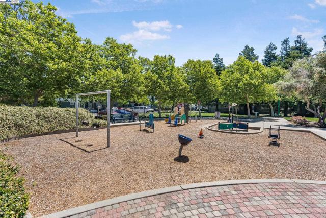 4119 Veneto Ct, Pleasanton CA: https://media.crmls.org/mediaz/009e73f6-dde2-4365-a5cd-532b99c1eeb7.jpg