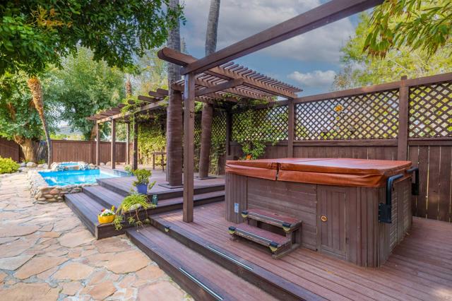 23540 Oriente Way, Ramona CA: https://media.crmls.org/mediaz/009ecacc-5822-4c14-af51-f39e1813d8ce.jpg