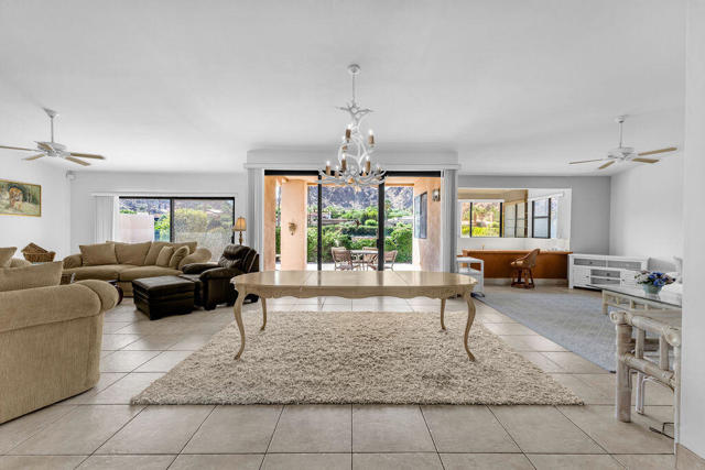 78565 Vista Del Fuente, Indian Wells CA: https://media.crmls.org/mediaz/009f14a1-da9f-4258-81f6-a60cd52526a8.jpg