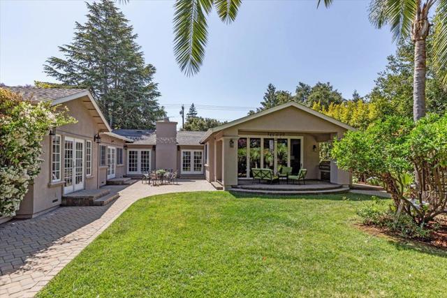 32 N El Monte Avenue, Los Altos CA: https://media.crmls.org/mediaz/009fa0df-1a2e-4d87-b186-c976da8035fb.jpg