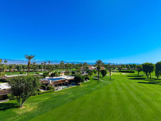 13 Duke Drive, Rancho Mirage CA: https://media.crmls.org/mediaz/009fa260-8a4f-4656-b7e4-c915e6304a9a.jpg