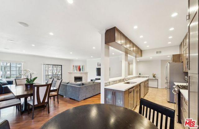 11737 Darlington Avenue, Los Angeles CA: https://media.crmls.org/mediaz/009fb434-2cc4-4f77-942c-0584f51edd8c.jpg