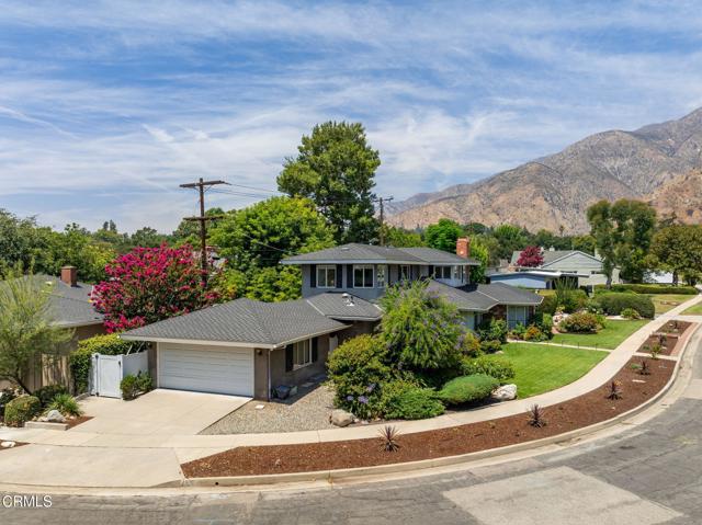 1915 Canyon Close Road, Pasadena CA: https://media.crmls.org/mediaz/00a0d9ef-ff73-44eb-9354-6a6747ab5f2a.jpg