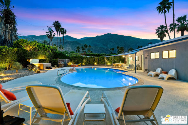 281 E Ocotillo Avenue, Palm Springs CA: https://media.crmls.org/mediaz/00a0f747-f0cd-4745-9665-138c289fdd98.jpg