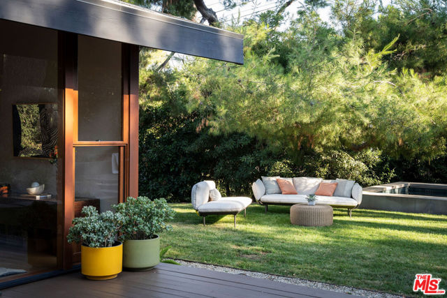 2050 La Fremontia Street, South Pasadena CA: https://media.crmls.org/mediaz/00a12536-ea62-47bd-bda8-38af00e4307e.jpg