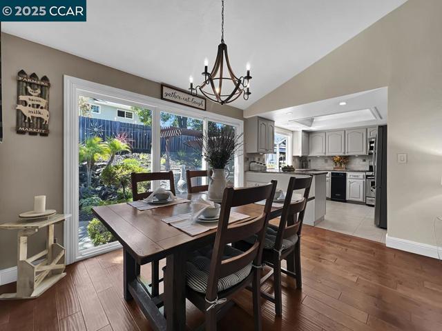14 Mt Eden Pl, Clayton CA: https://media.crmls.org/mediaz/00a14381-5d5c-406b-a4f9-3c39f35e7669.jpg