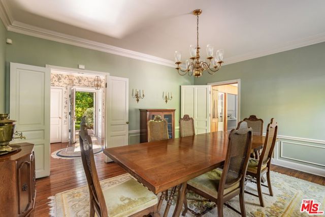 3734 Longridge Avenue, Sherman Oaks CA: https://media.crmls.org/mediaz/00a152cf-d9e3-4b7c-9060-8ea2a8852c01.jpg