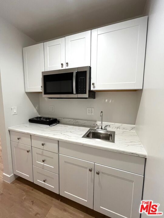 11680 W OHIO Avenue, Los Angeles CA: https://media.crmls.org/mediaz/00a182de-8953-4a5a-b6eb-23e4796da3dd.jpg