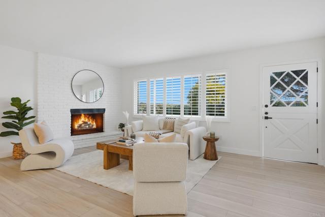 Image 16 of 69 For 323 Glencrest Drive