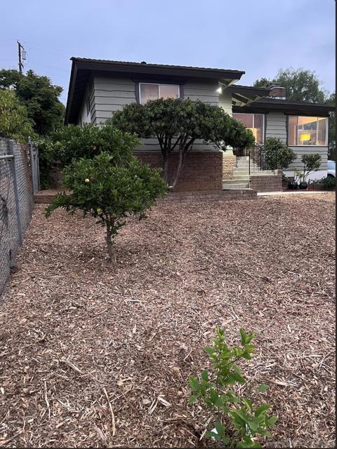 3958 Kenwood Dr, Spring Valley CA: https://media.crmls.org/mediaz/00a1c1d9-918c-49cd-ac96-f41cad5c52ef.jpg