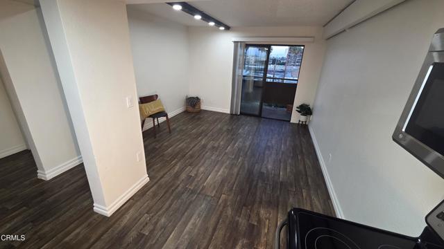 Detail Gallery Image 7 of 37 For 1450 Locust Ave #425,  Long Beach,  CA 90813 - 1 Beds | 1 Baths