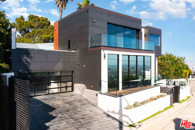 1545 Marlay Drive, Los Angeles CA: https://media.crmls.org/mediaz/00a4a02b-a3ae-4486-8935-f917ce38b77b.jpg