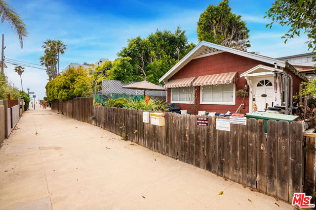 19 30th Avenue photo 2