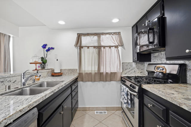 Detail Gallery Image 23 of 44 For 309 Ocean Dr, Oxnard,  CA 93035 - 4 Beds | 2/1 Baths
