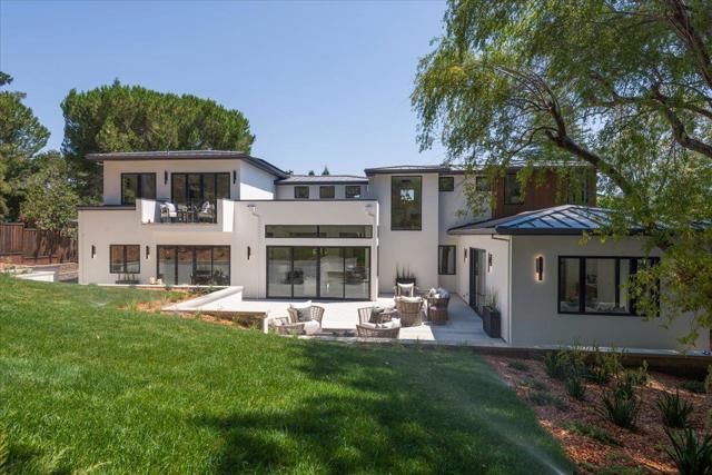 1025 Continental Drive, Menlo Park CA: https://media.crmls.org/mediaz/00a6c948-2f03-43c2-bf96-3e34fca0cf7d.jpg