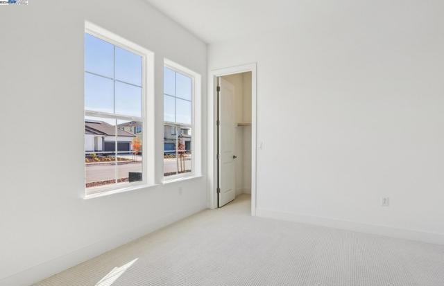 1137 Bradbury Dr, Discovery Bay CA: https://media.crmls.org/mediaz/00a72e7d-b239-416a-b530-502b8c2643b0.jpg