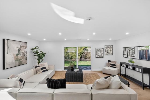 209 Nob Hill Way, Los Gatos CA: https://media.crmls.org/mediaz/00a74a23-3862-4a69-ab2d-f69da664c2ee.jpg