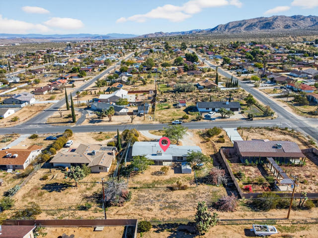7504 Balsa Avenue, Yucca Valley CA: https://media.crmls.org/mediaz/00a8f1e2-477b-488f-8458-f53a4a27df9b.jpg