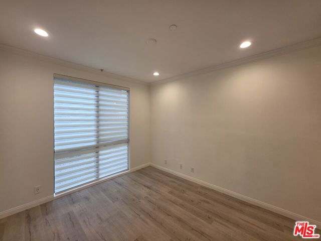 12000 Goshen Avenue, Los Angeles CA: https://media.crmls.org/mediaz/00a9cb1f-62b7-4319-b2d8-d0e3abf957a3.jpg