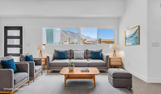 567 W Sunview Avenue, Palm Springs CA: https://media.crmls.org/mediaz/00aa11d5-101c-4c9c-ba83-3691afc24a4c.jpg