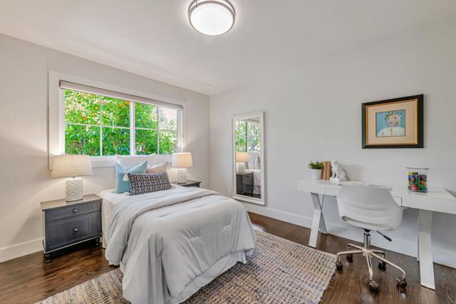 421 Ruby Street, Redwood City CA: https://media.crmls.org/mediaz/00aa25f5-a7d3-40d4-b41c-85384ea1f830.jpg