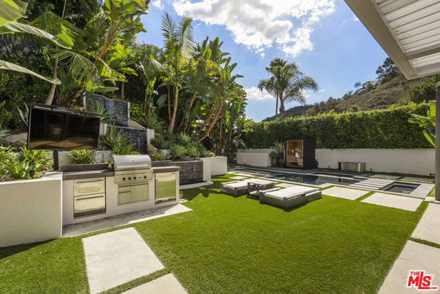 8538 Eastwood Road photo 21