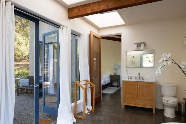47320 Highway 1, Big Sur CA: https://media.crmls.org/mediaz/00abd780-d52a-49b3-8641-fe7f08f92065.jpg