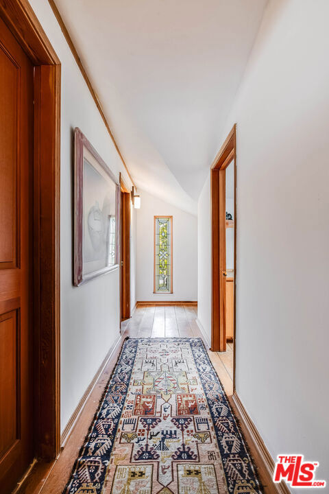 454 E Rustic Road, Santa Monica CA: https://media.crmls.org/mediaz/00abe233-6866-4cc7-b3ae-b58ef23bfcb4.jpg