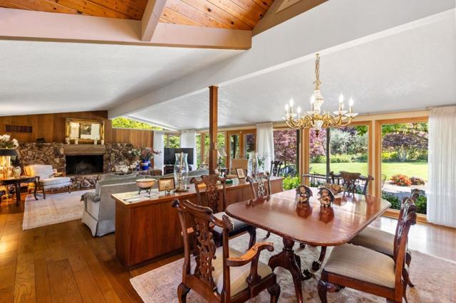 86 Belbrook Way, Atherton CA: https://media.crmls.org/mediaz/00acb236-ff18-4220-82dd-a147c9958901.jpg