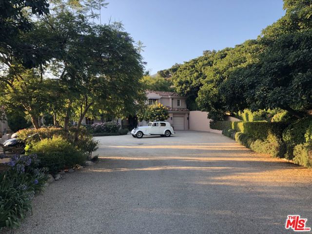 3756 FOOTHILL ESTATE (Private Lane) Road, Santa Barbara CA: https://media.crmls.org/mediaz/00ad9d16-ba35-4a56-a3fa-7a1e6f71dc3a.jpg