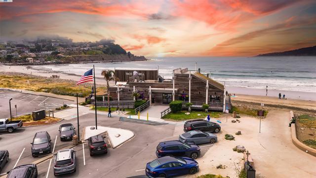 400 Paloma Ave, Pacifica CA: https://media.crmls.org/mediaz/00addbff-f039-4f8f-adb3-a05dfb33f2e5.jpg