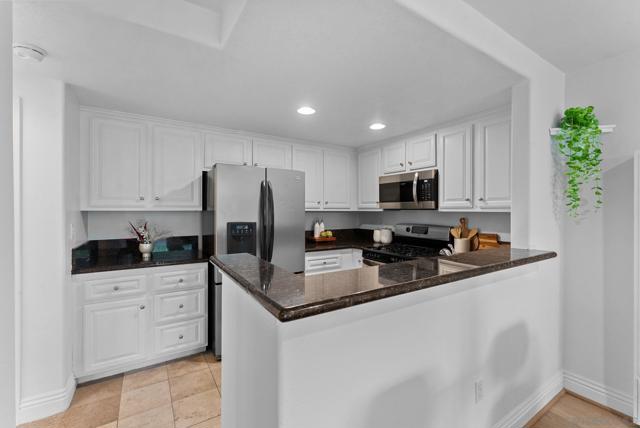 3957 Nobel Dr, San Diego CA: https://media.crmls.org/mediaz/00ae3de2-aac4-4bbe-a953-53ac881f1a81.jpg
