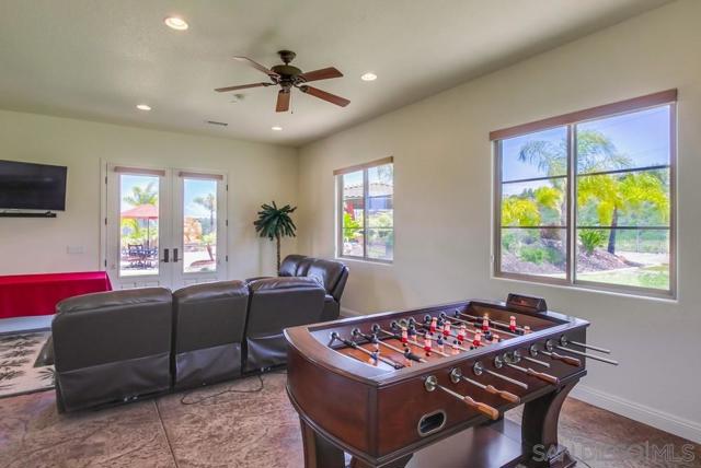 14190 Green Valley Ct, San Diego CA: https://media.crmls.org/mediaz/00afd934-530f-4117-b8f8-37729e0d227f.jpg