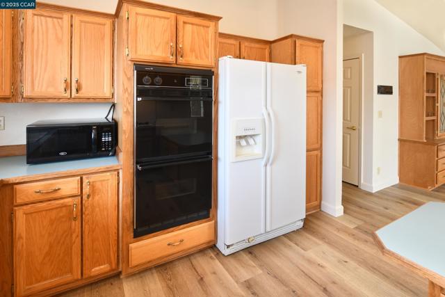 1840 Paris Ln, Antioch CA: https://media.crmls.org/mediaz/00b03df0-89bb-412b-a1b9-852f644f2958.jpg