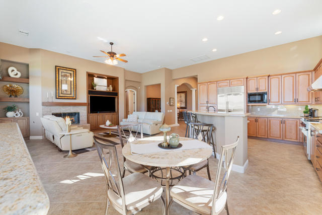 50605 Verano Drive, La Quinta CA: https://media.crmls.org/mediaz/00b06590-e302-47fd-8fb1-128ea46aecb5.jpg