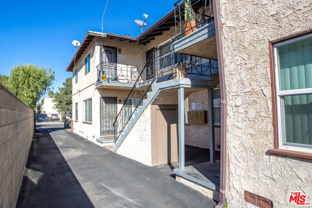Image 2 for 14202 Delano St, Van Nuys, CA 91401