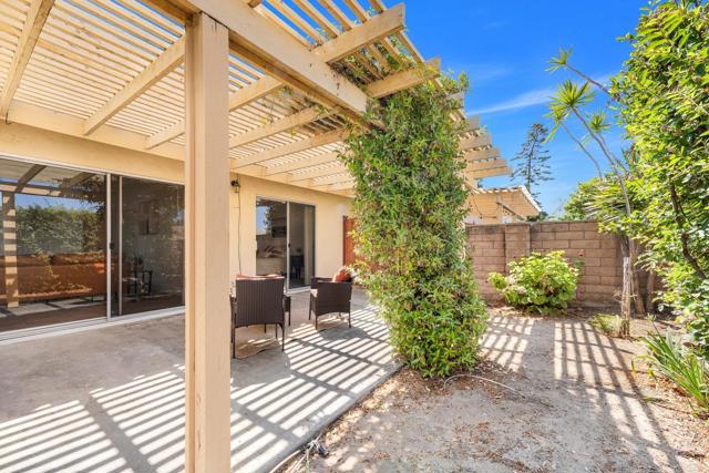 801 Caminito Azul, Carlsbad CA: https://media.crmls.org/mediaz/00b16f3d-8932-45bb-a2c2-eddfb8766401.jpg