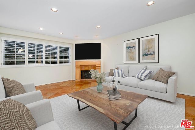 1827 Barry Avenue, Los Angeles CA: https://media.crmls.org/mediaz/00b17bcc-3975-444c-ad5e-c7fcd45dcd26.jpg