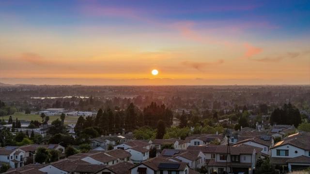 288 Campina Court, Fremont CA: https://media.crmls.org/mediaz/00b200a4-c7ad-4d47-8f12-4c6866bb71f3.jpg